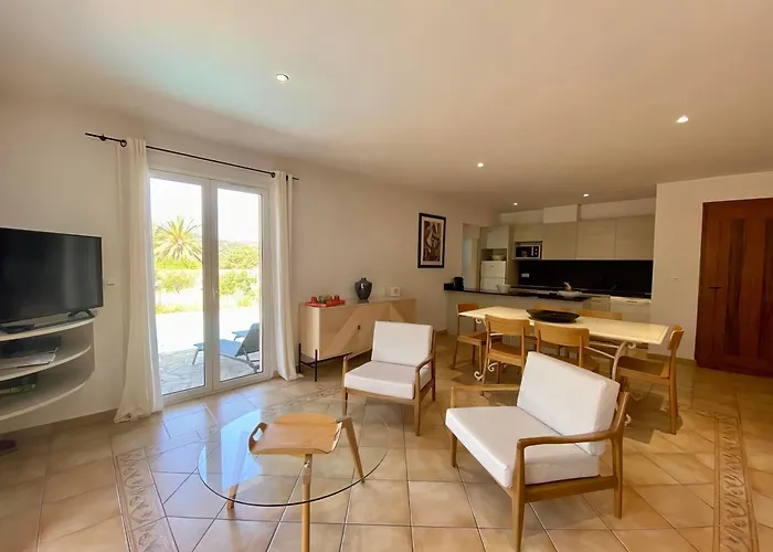Domaine Celia Villa *