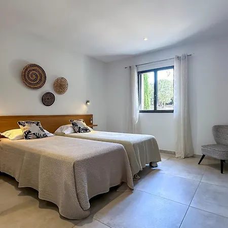 Domaine Celia Villa *
