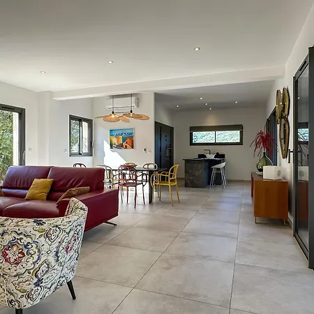 Domaine Celia Villa *